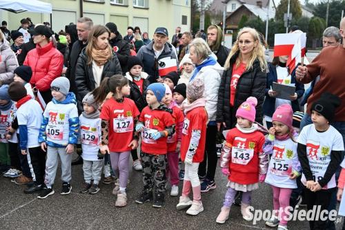 13_bieg_niepodleglosci_w_wisniewie (35)