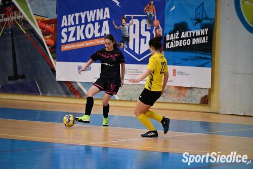 turniej_pilkarek_z_okazji_dnia_kobiet (41)