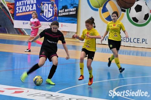 turniej_pilkarek_z_okazji_dnia_kobiet (42)