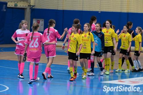 turniej_pilkarek_z_okazji_dnia_kobiet (44)
